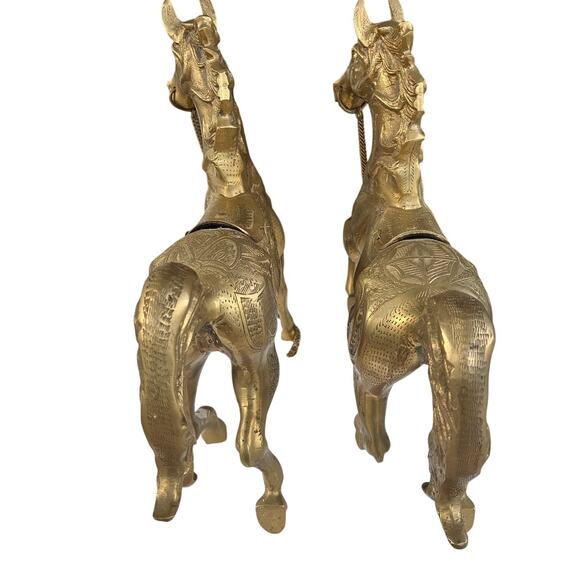 Large 15” Hand-Engraved Solid Brass Horses – Heavy Vintage Decor (Pair) - Picture 3 of 6